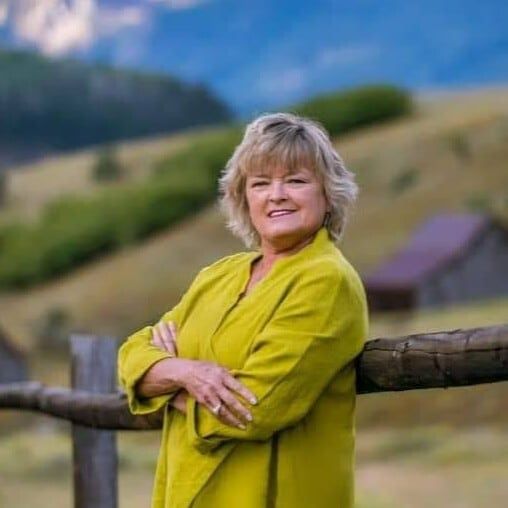 Land Listing Agent Photo