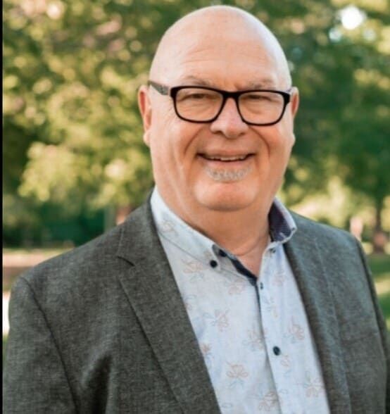 Land Listing Agent Photo