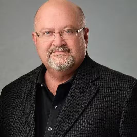 Land Listing Agent Photo