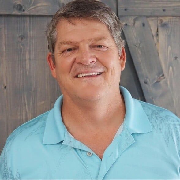 Land Listing Agent Photo