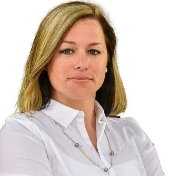 Land Listing Agent Photo