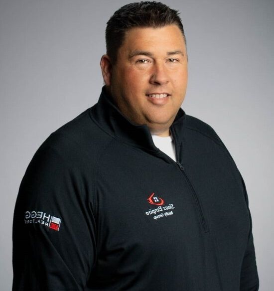 Land Listing Agent Photo