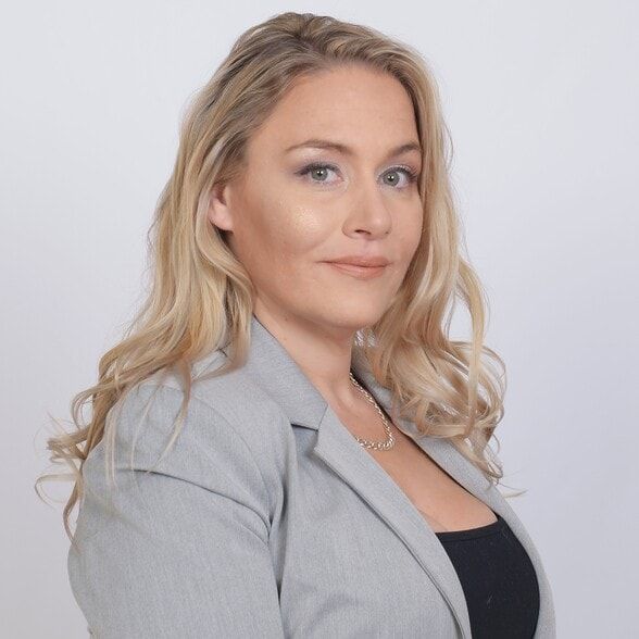 Land Listing Agent Photo