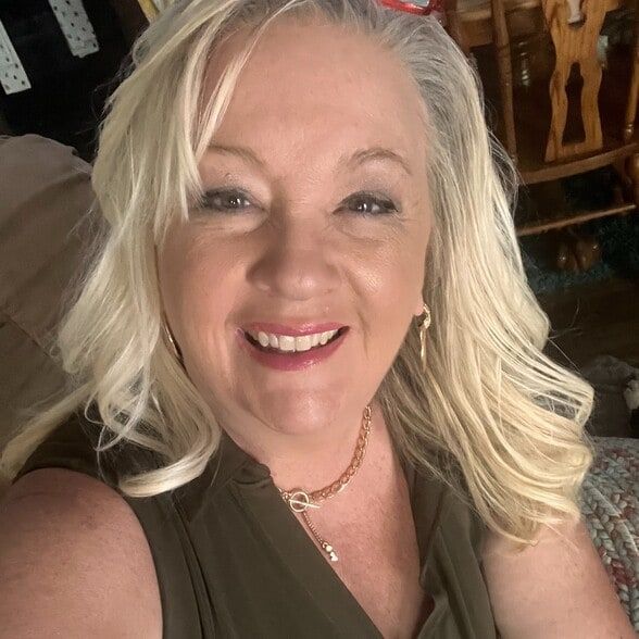 Land Listing Agent Photo