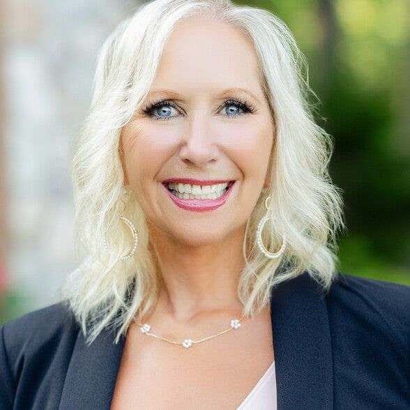 Land Listing Agent Photo