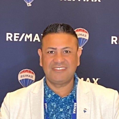 Land Listing Agent Photo