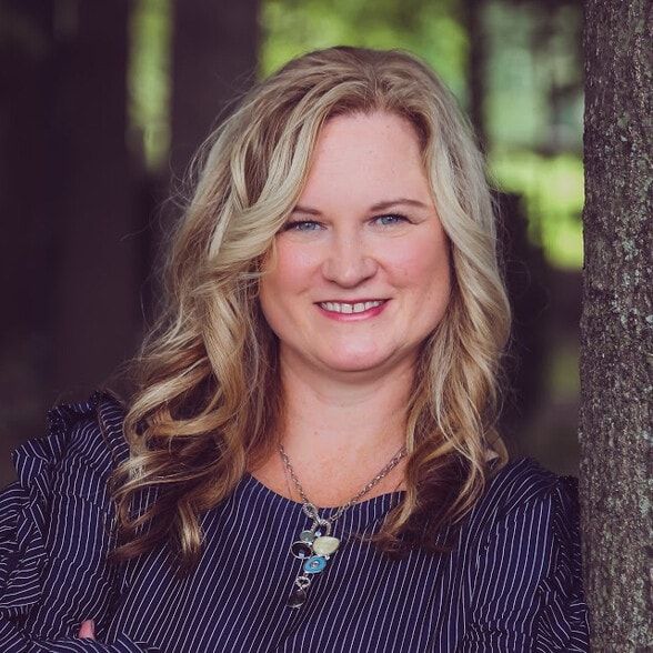 Land Listing Agent Photo