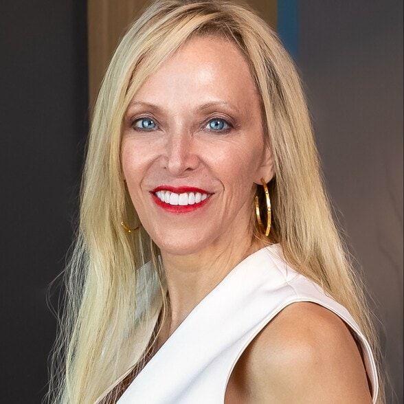 Land Listing Agent Photo