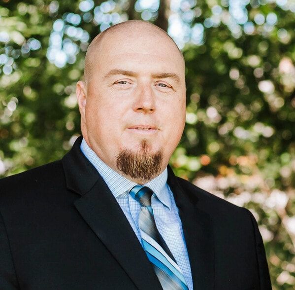 Land Listing Agent Photo