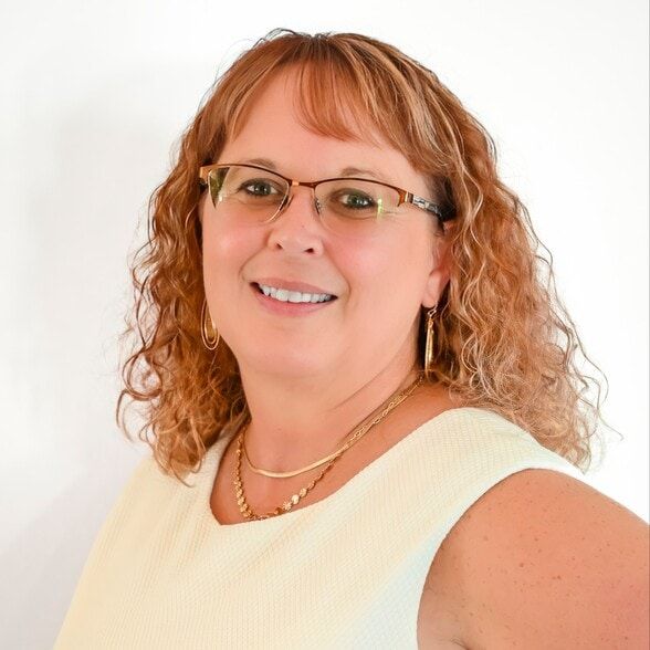 Land Listing Agent Photo