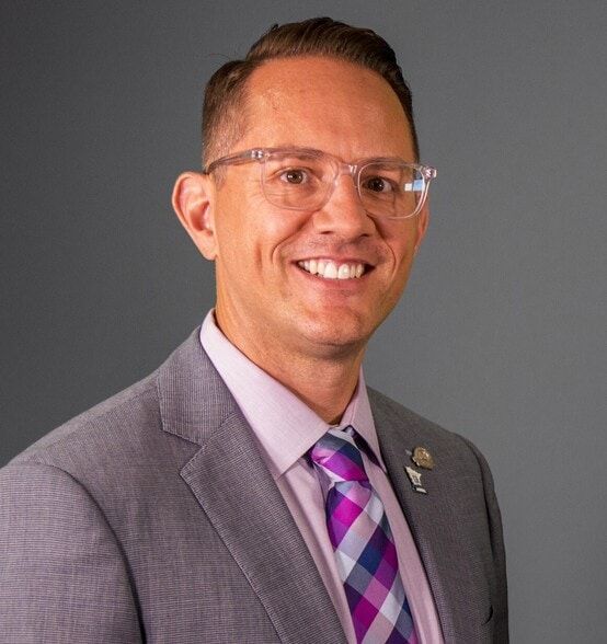 Land Listing Agent Photo