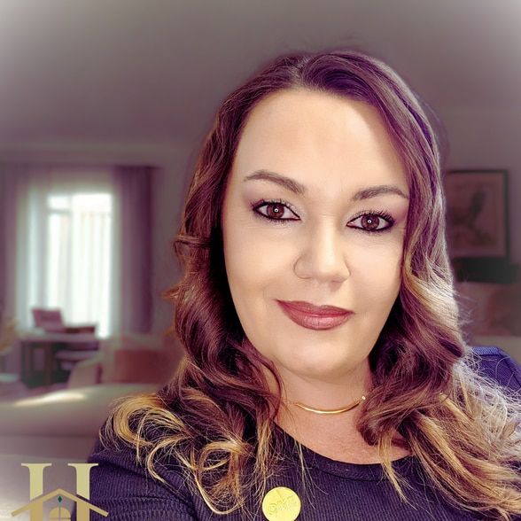 Land Listing Agent Photo