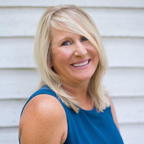 Land Listing Agent Photo