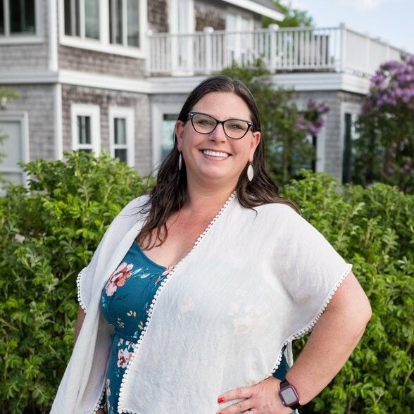 Land Listing Agent Photo