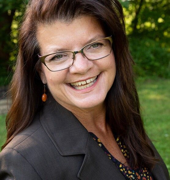 Land Listing Agent Photo