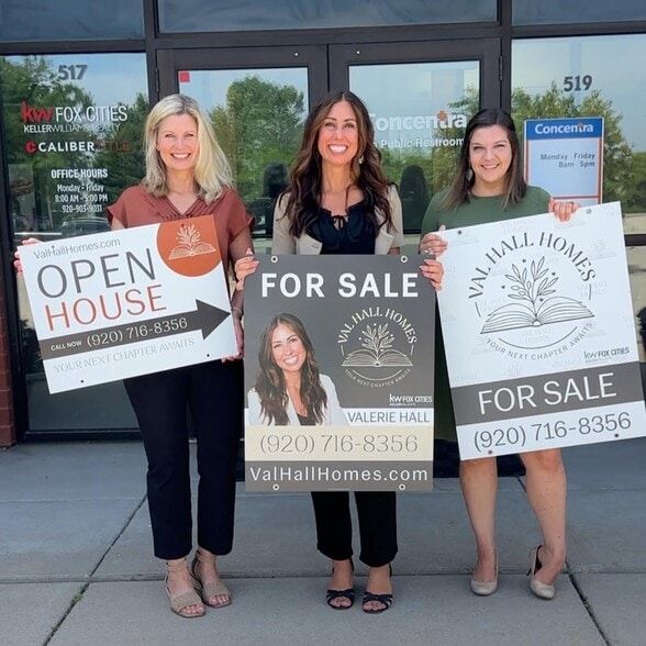 Land Listing Agent Photo