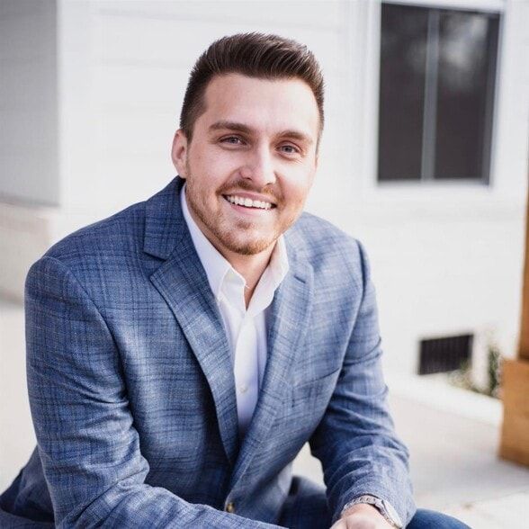 Land Listing Agent Photo