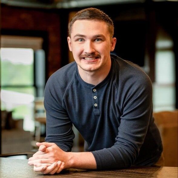 Land Listing Agent Photo