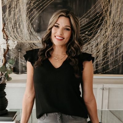 Land Listing Agent Photo