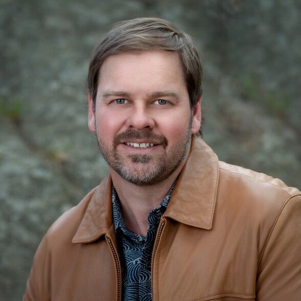 Land Listing Agent Photo