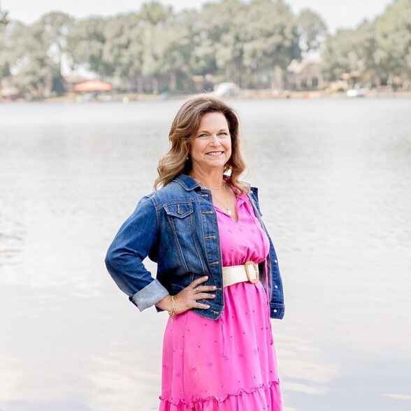 Land Listing Agent Photo