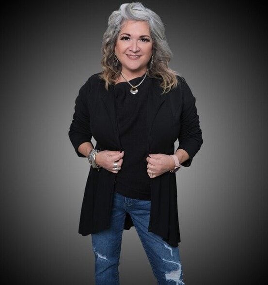 Land Listing Agent Photo