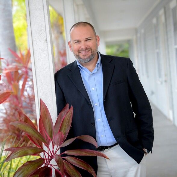 Land Listing Agent Photo