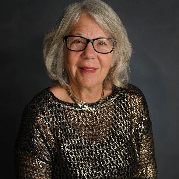 Land Listing Agent Photo