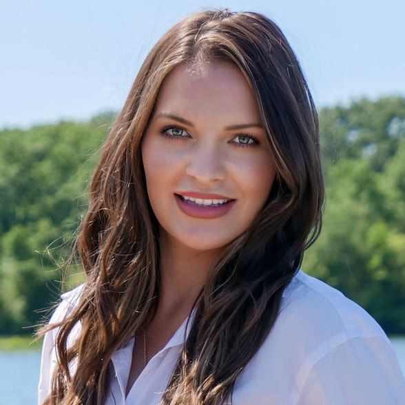 Land Listing Agent Photo