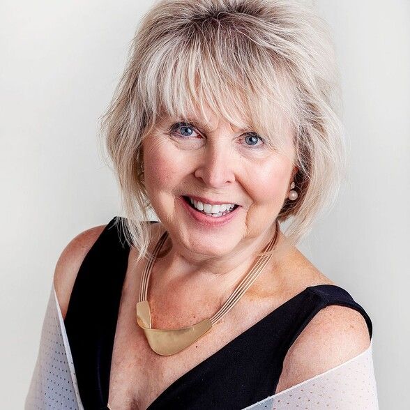 Land Listing Agent Photo