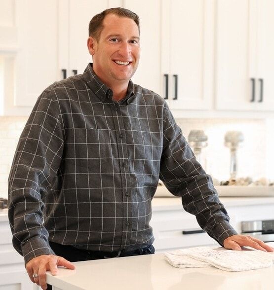 Land Listing Agent Photo