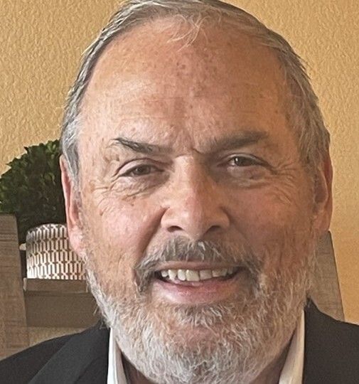 Land Listing Agent Photo