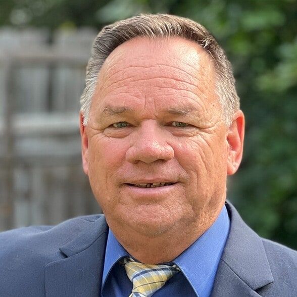 Land Listing Agent Photo