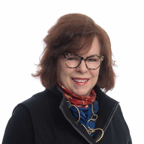 Land Listing Agent Photo