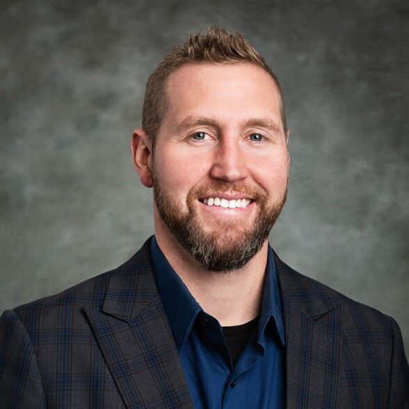 Land Listing Agent Photo