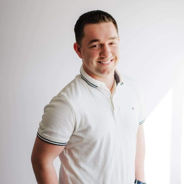 Land Listing Agent Photo