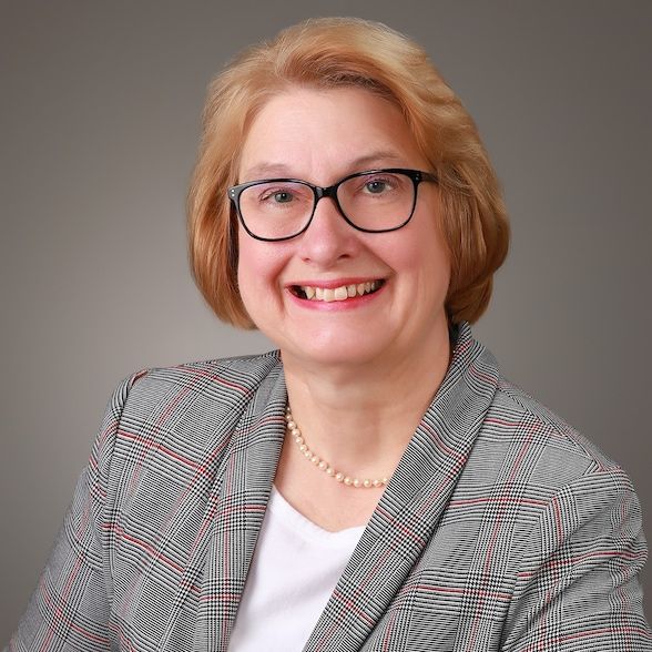 Land Listing Agent Photo