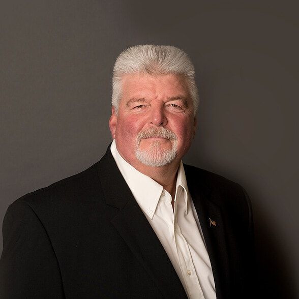 Land Listing Agent Photo