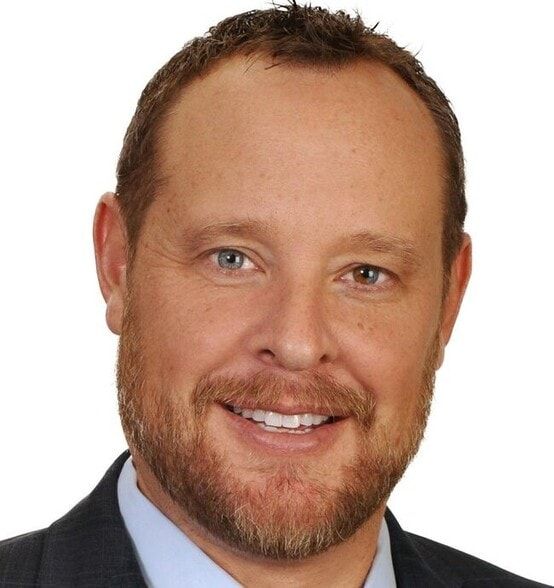 Land Listing Agent Photo