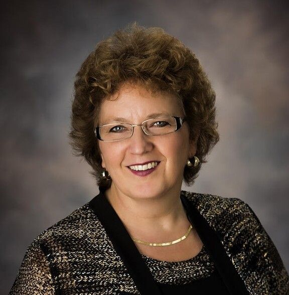 Land Listing Agent Photo