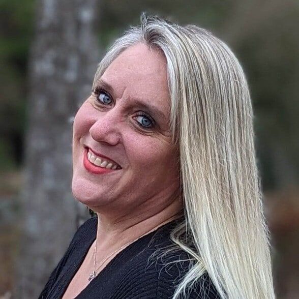 Land Listing Agent Photo