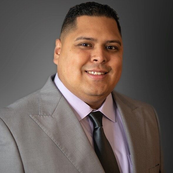 Land Listing Agent Photo