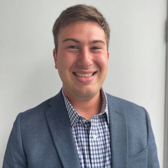 Land Listing Agent Photo