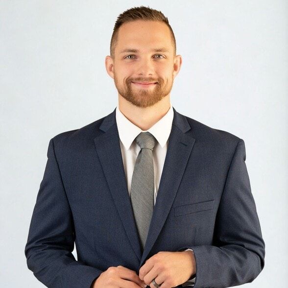 Land Listing Agent Photo