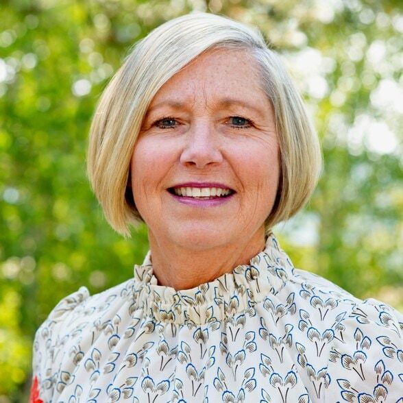 Land Listing Agent Photo