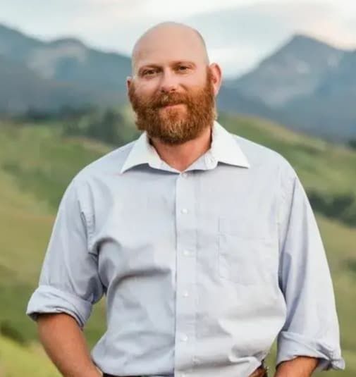 Land Listing Agent Photo