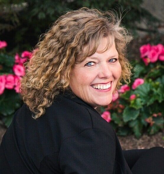 Land Listing Agent Photo