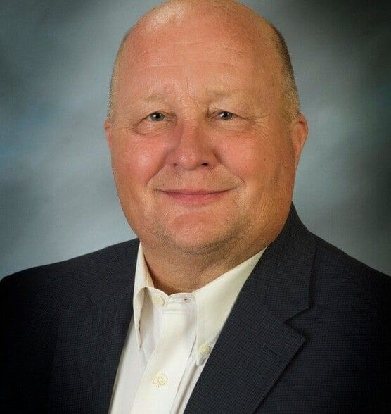 Land Listing Agent Photo