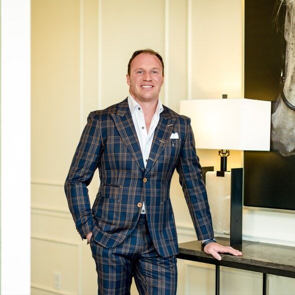 Land Listing Agent Photo