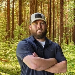 Land Listing Agent Photo